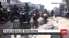 Tim Gabungan Cari Kendaraan yang Terseret Banjir Bandung