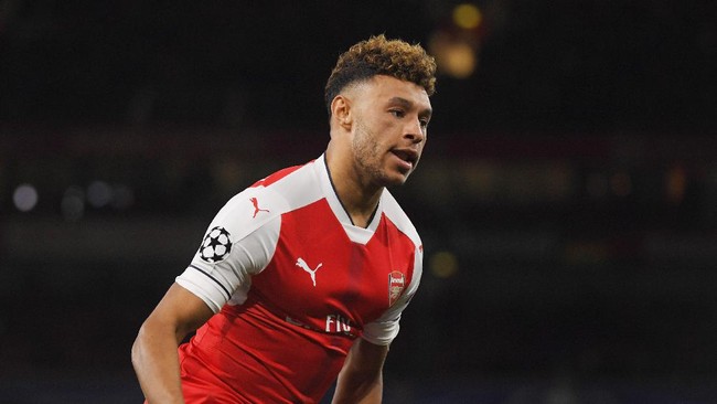Dua gol Alex Oxlade Chamberlain membawa Arsenal ke babak perempat final Piala Liga Inggris. Manajer The Gunners Arsene Wenger pun memuji ketajamannya.