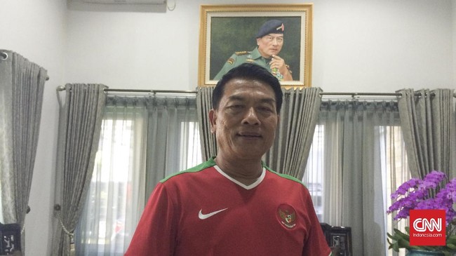 Menurut Moeldoko, aksi kriminal di luar stadion bukan lagi ranah olahraga dan harus dipidanakan meski berlatar belakang militer sekalipun.