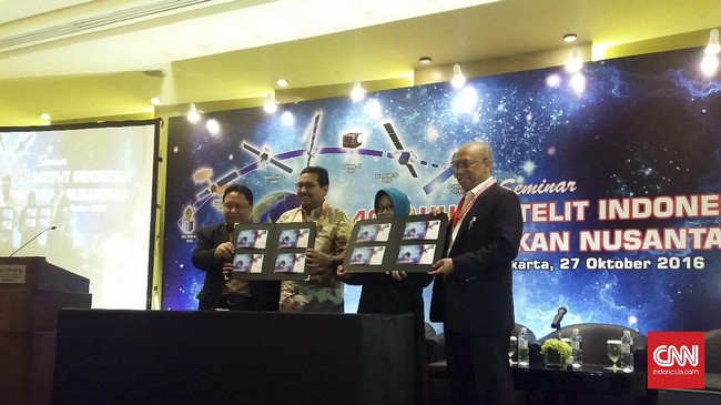 Demi memenuhi kebutuhan dalam negeri, saat ini ada 34 satelit asing yang mendapatkan ijin untuk beroperasi memberikan layanan di Indonesia.