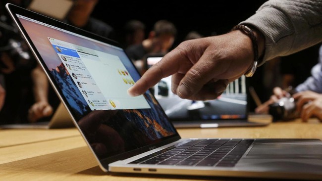 Sejumlah pengguna mengeluh soal daya baterai MacBook Pro terbaru yang tidak menentu. Kadang bisa bertahan lama, kadang hanya bisa sampai 3 jam saja.