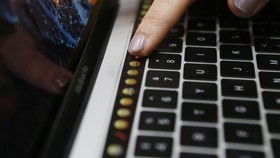 SD Card Dihilangkan, Macbook Pro Tak Lagi Ramah Fotografer