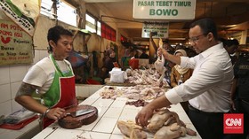 Bidik Pedagang, Anies Janjikan Pembenahan Pasar Tradisional