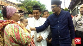 Djarot Lambaikan 