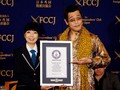 Kejutan Rekor Dunia dari 'Pen Pineapple Apple Pen'