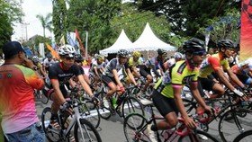 Mendunianya Angklung Jadi Inspirasi Tour de Linggarjati 2016