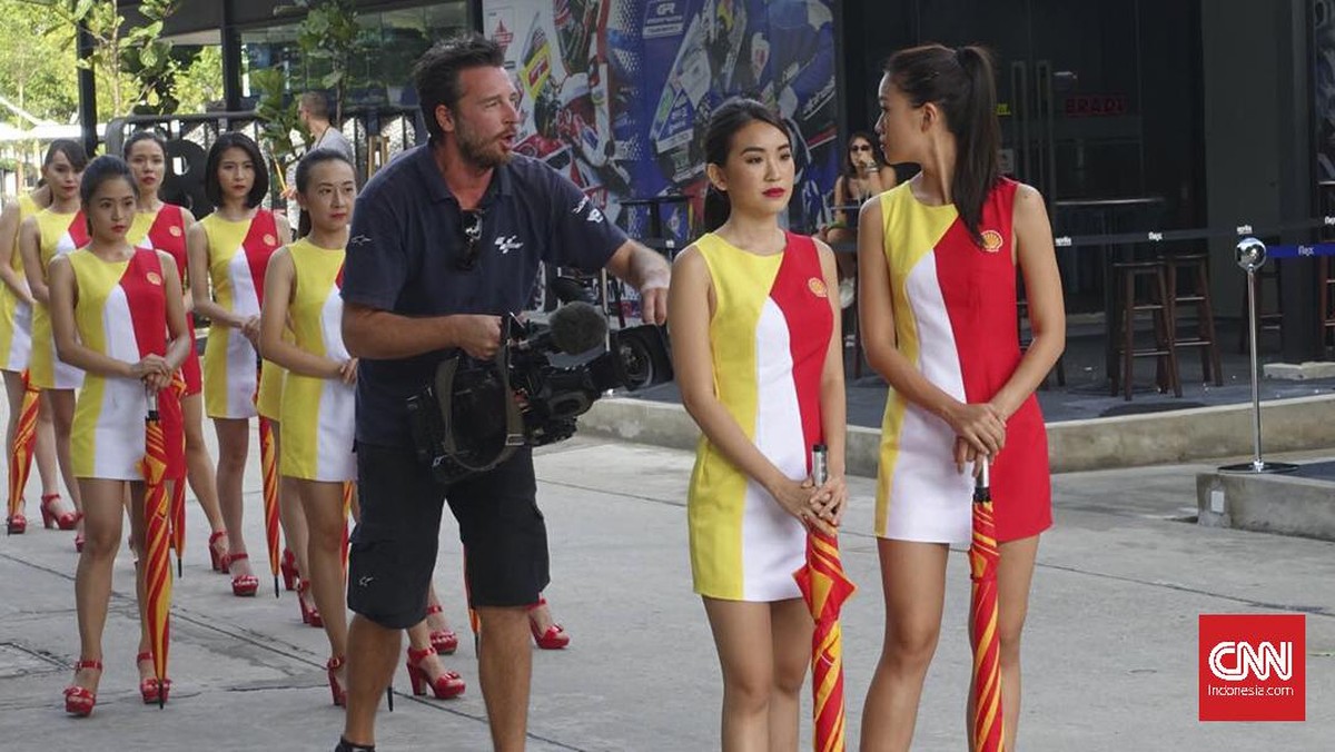 Parade Gadis Payung di MotoGP Malaysia yang Digilai Pria