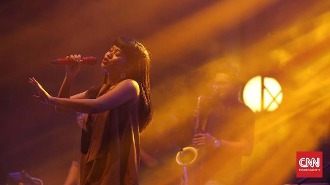 Dalam album barunya, Yura menceritakan perjalanan terbahagia dan terpahit selama empat tahun kariernya di industri musik.