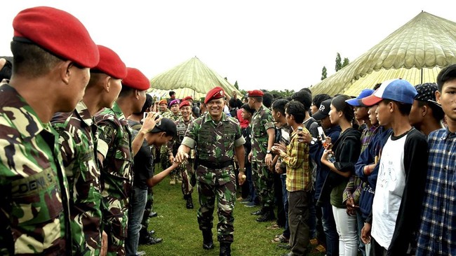 TNI akan diperbantukan sebagai bantuan kendali operasi atau BKO di tubuh Polri dalam unjuk rasa 4 November mendatang.