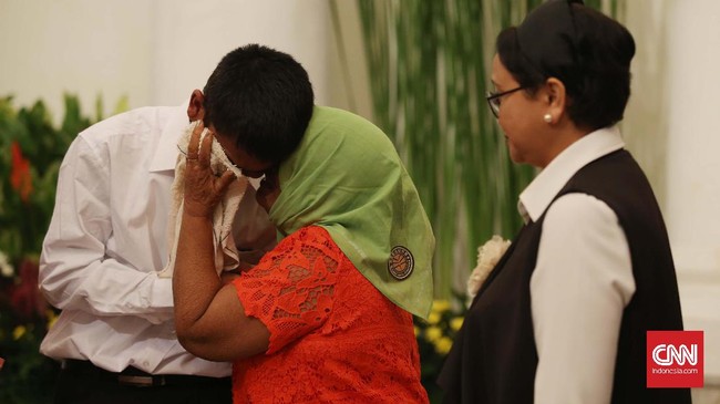 Sudirman dan Supardi, dua dari empat ABK WNI yang dibebaskan dari perompak Somalia, menceritakan sulitnya hidup dalam penyekapan selama lebih dari empat tahun.