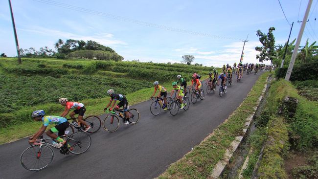 Diikuti oleh 75 peserta dari delapan negara, Tour de Linggarjati telah sukses digelar. Sebagian besar pembalap sepeda mengaku terkesan pemandangan alam di sana.