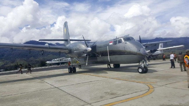 Sinyal darurat pesawat kargo nahas terdeteksi di Distrik Jila di ketinggian 3700 meter. Lokasi belum bisa ditembus sebab cuaca buruk, berawan berselimut kabut.