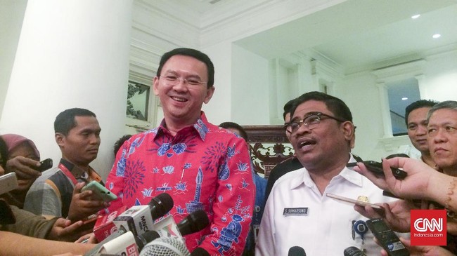 Ahok dan Soni punya tafsir beda soal lelang 14 proyek yang dilakukan secara dini. Antara pembangunan yang cepat atau menjaga hubungan harmonis dengan DPRD.