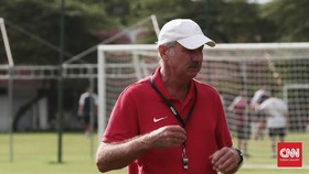 Kehilangan Bachdim, Riedl Tetap Gunakan 4-4-1-1