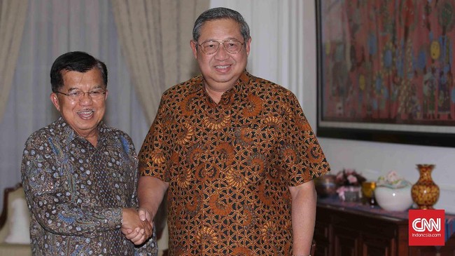 Wakil Presiden RI ke-10 Jusuf Kalla (JK) menemui Presiden RI keenam Susilo Bambang Yudhoyono di kediaman SBY di Cikeas, bertukar pikiran soal masa depan bangsa.