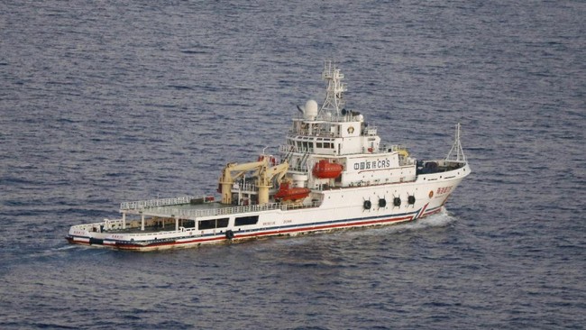 Sekitar 12 WNI dievakuasi dari kapal yang ditahan di perairan Irlandia. Ditemukan sebuah coretan di lemari, berbahasa Jawa, "yang ikut kapal ini orang sial."