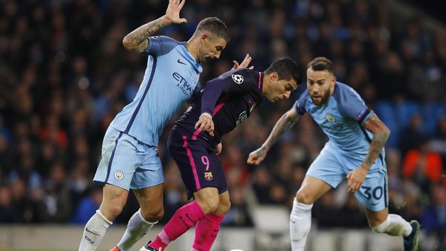 Luis Suarez menilai ada beberapa hal yang membuat Barcelona kalah di laga lawan Manchester City di Stadion Etihad, Selasa (1/11).