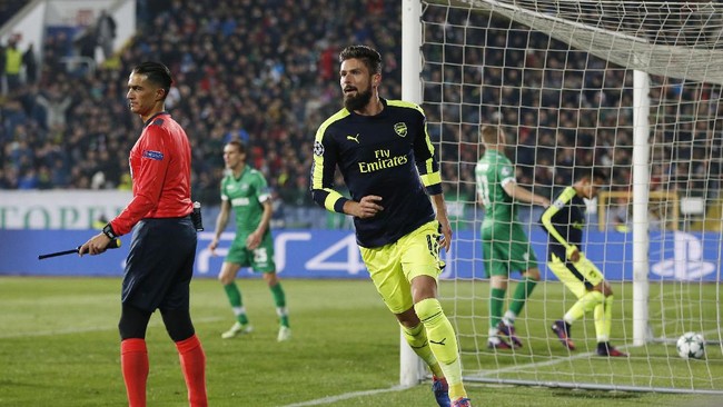Arsenal sempat tertinggal 0-2 lewat gol pemain Ludogorets, Barbosa dan Keseru, namun bisa menyamakan skor berkat gol Xhaka dan Giroud.