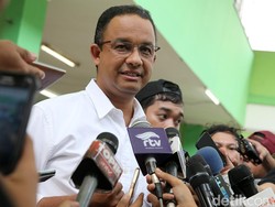 DKI Jalankan PSBB, Anies: Transportasi Umum Maksimal 50% dari Kapasitas
