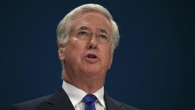 Menhan Inggris, Michael Fallon, menyatakan bahwa tidak akan ada perang antara negaranya dan Rusia pada 2017.