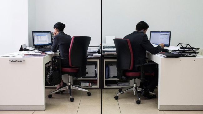 Studi terbaru memperlihatkan lama duduk risiko jantung meski kamu berolahraga. Berikut yang perlu kamu lakukan.