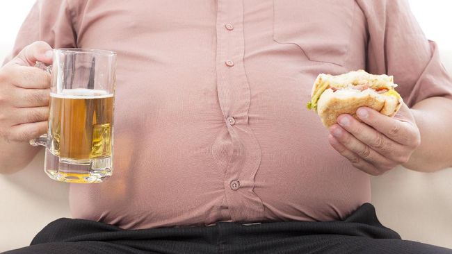 Perubahan pola makan dan aktivitas di masyarakat ternyata mengubah pola penyakit yang sebelumnya menular menjadi tidak menular, contohnya obesitas.