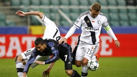 Madrid Ditahan Imbang Warsawa