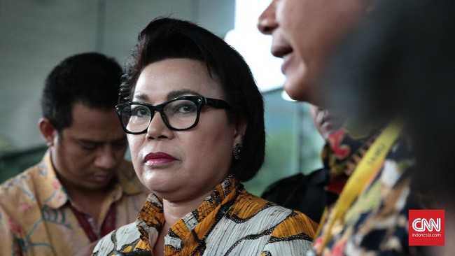 Meski mempersilakan DPR mengirim nota keberatan, KPK tetap melakukan pencegahan terhadap Setya Novanto dalam penyidikan korupsi e-KTP.