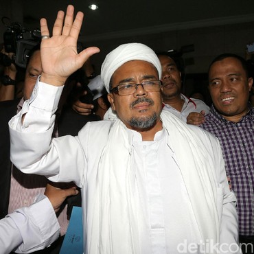 Cak Nun Sebut Rizieq Shihab Tak Pantas Dipanggil Habib