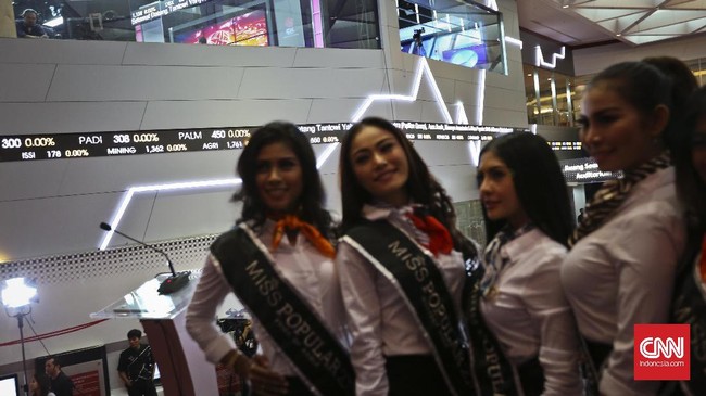 Sejumlah artis ibukota dan sederet finalis Miss Popular membuka perdagangan saham di Bursa Efek Indonesia pada hari ini.