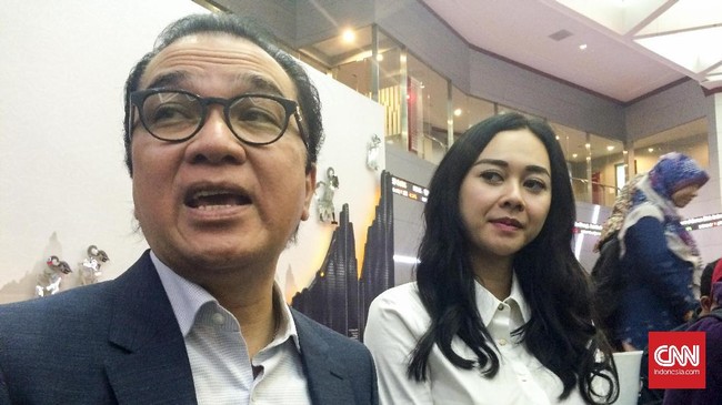Bursa Efek Indonesia (BEI) berencana bekerja sama dengan pelaku seni dan selebritis untuk menggencarkan sosialisasi investasi di pasar modal.