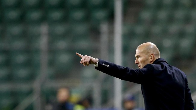 Sejak mengambil alih Real Madrid dari tangan Rafa Benitez pada Januari silam, Zinedine Zidane menunjukkan kehebatannya tak hanya sebagai seorang pemain legenda.