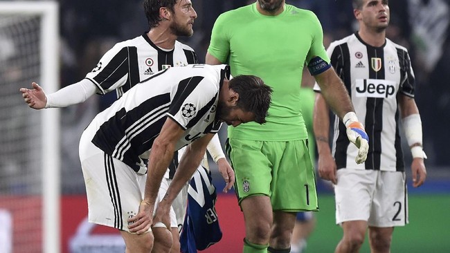 Pelatih Juventus Massimiliano Allegri menilai para pemainnya terlalu banyak memberikan kesempatan kepada Lyon untuk mengembangkan permainan mereka.