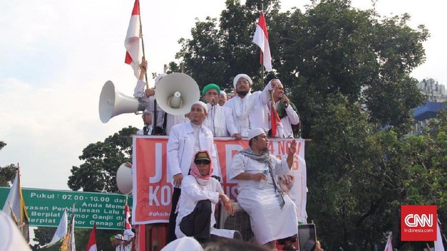 Ketua Umum PBNU Said Aqil menentang rencana demo yang rencananya akan dihadiri sekitar lima ribu anggota FPI.