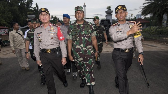 Plt Gubernur DKI Jakarta Sumarsono menyebut dua lembaga itu masih menyerap dana hibah yang dianggarkan APBD 2016. Laporan penggunaan uang pun belum diserahkan.