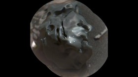 Robot Curiosity Temukan Meteorit Seukuran Bola Golf di Mars