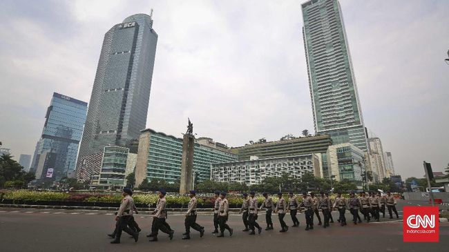 Jalur long march yang dilalui adalah lokasi gedung perkantoran, hotel dan pusat perbelanjaan, tapi warga asing di Jakarta merasa tidak takut.