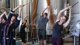 Warga Texas 'Tersihir' Yoga Harry Potter