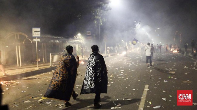 Api dan Letusan Warnai Aksi Anti Ahok