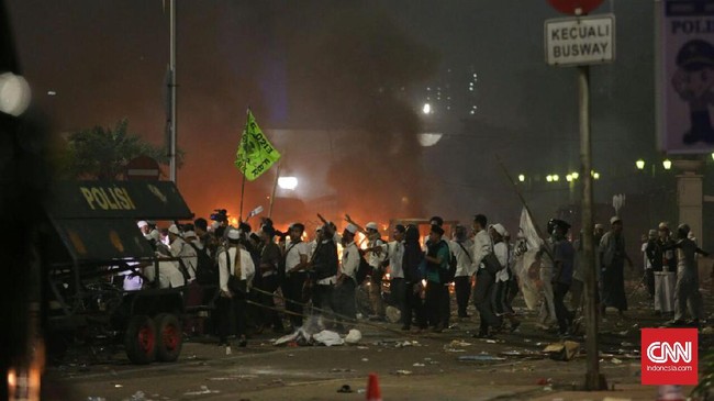 Sekretaris Jenderal Pengurus Besar Himpunan Mahasiswa Islam (PB HMI) Amijaya ditangkap polisi. Penangkapan diduga terkait kericuhan 4 November lalu.