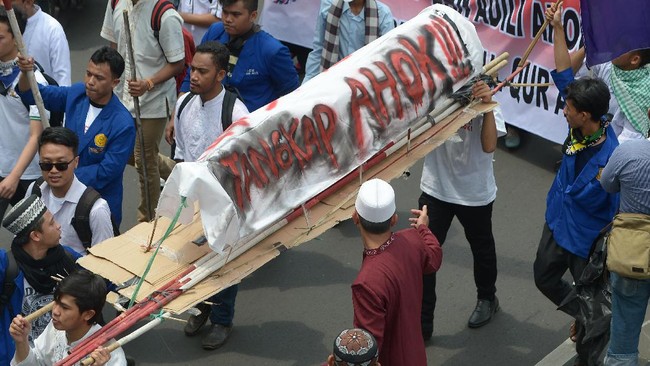 Namun, Ahok pun yakin pihak kepolisian akan melakukan pemeriksaan terhadap Buni Yani yang ia anggap sebagai penyebar fitnah di publik