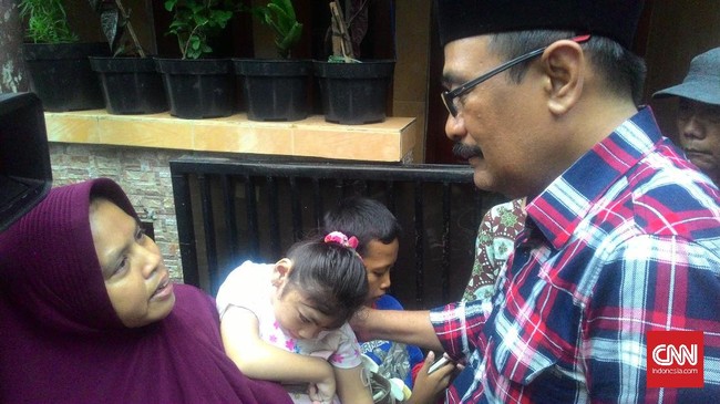 Djarot Syaiful Hidayat menuturkan pemerintah akan membantu anak-anak yang menderita kelumpuhan otak.