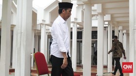 Demo Anti Ahok, Jokowi Dibisiki Bambu Runcing dan Anak Panah