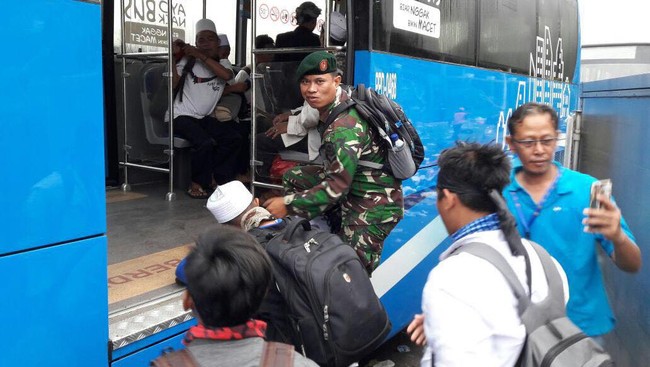 Kemenhub memberikan fasilitas angkutan gratis bagi pedemo untuk pulang ke tempat asalnya, seperti ke Cirebon, Bandung, Lampung dan Jabodetabek.