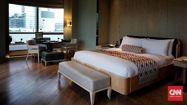 Menyegarkan tubuh dan pikiran dari kesibukan tak hanya dapat dilakukan dengan traveling. Menginap di hotel terbaik di Jakarta juga dapat melunturkan lelah.