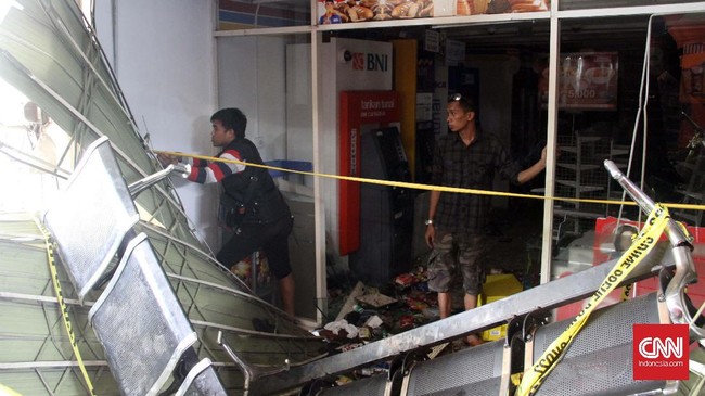 Sejumlah kelompok dan pelaku kerusuhan mengaku disuruh oleh seseorang untuk melakukan hal itu. Ada juga pelaku yang bertindak karena memanfaatkan situasi.
