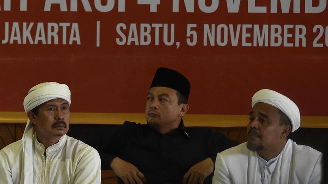 Polisi menjadwalkan pemeriksaan Bachtiar Nasir dan Munarman sebagai saksi kasus makar dengan tersangka Sri Bintang Pamungkas. 