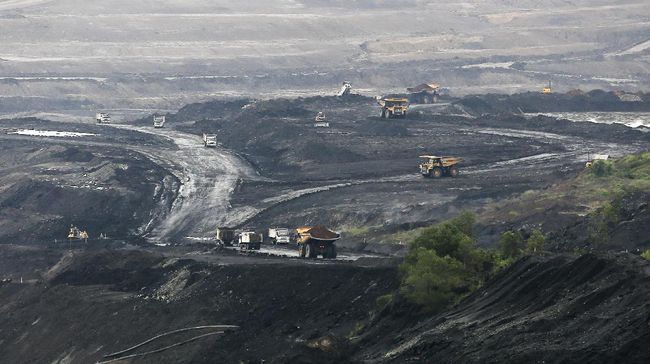 RUU Cipta Kerja, Jokowi Ambil Penguasaan Tambang dari Pemda Jokowi melalui RUU Cipta Kerja mengambil alih penguasaan tambang mineral, batu bara, panas bumi dari tangan pemda.