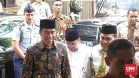 Jokowi Salat Idul Adha di Lapangan Merdeka Sukabumi
