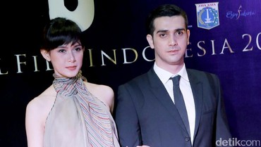 img-title Atas Nama Cinta, 5 Pasangan Artis Nekat Nikah Tanpa Restu Orang Tua